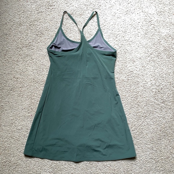 BN Never worn Outdoor Voices Exercise Dress in Evergreen, size medium - Picture 3 of 4